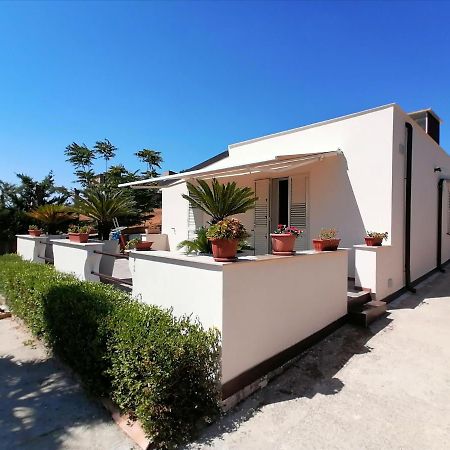 Casa Vacanze Villa Tropia Camastra Exteriör bild