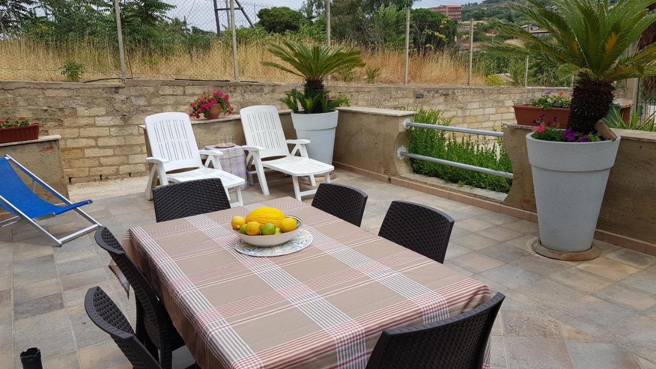 Casa Vacanze Villa Tropia Camastra Exteriör bild