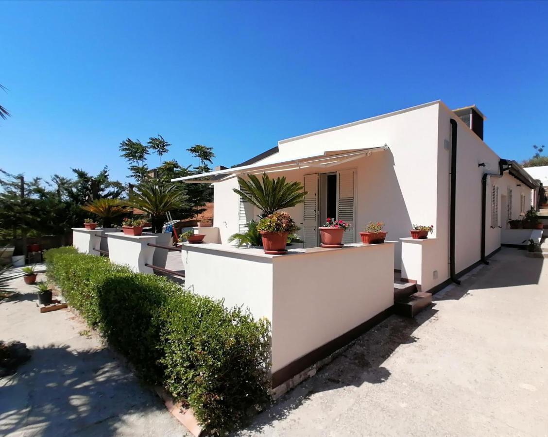 Casa Vacanze Villa Tropia Camastra Exteriör bild