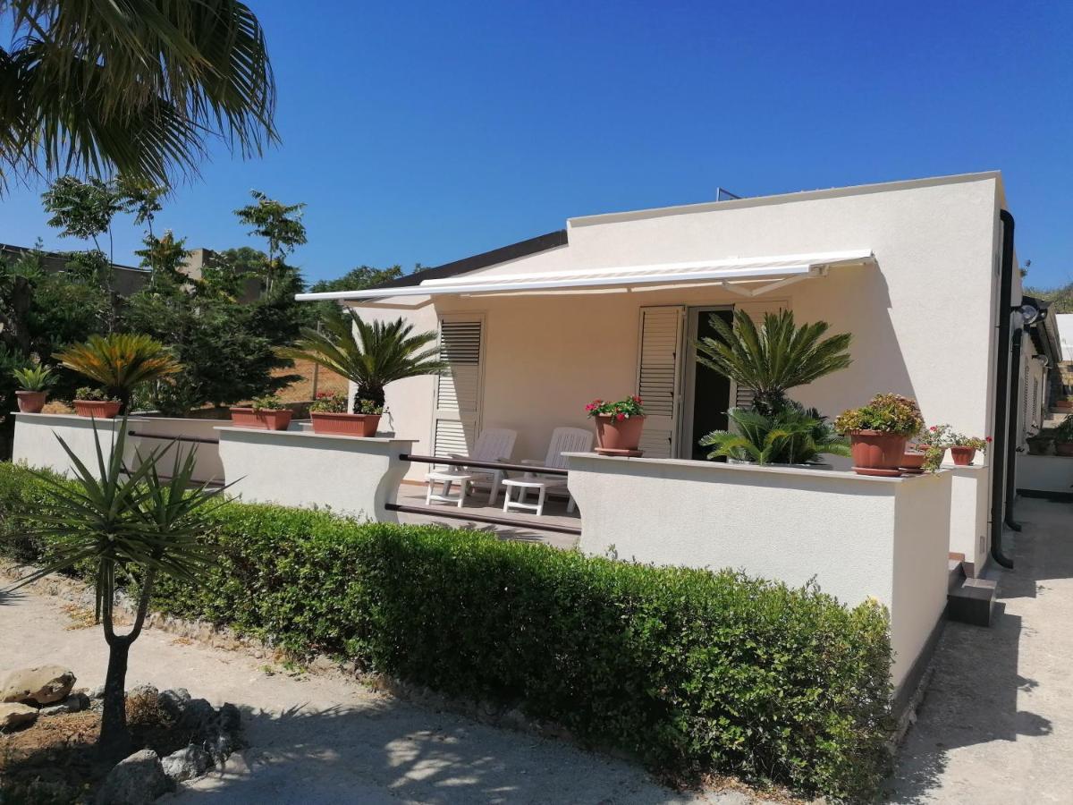 Casa Vacanze Villa Tropia Camastra Exteriör bild