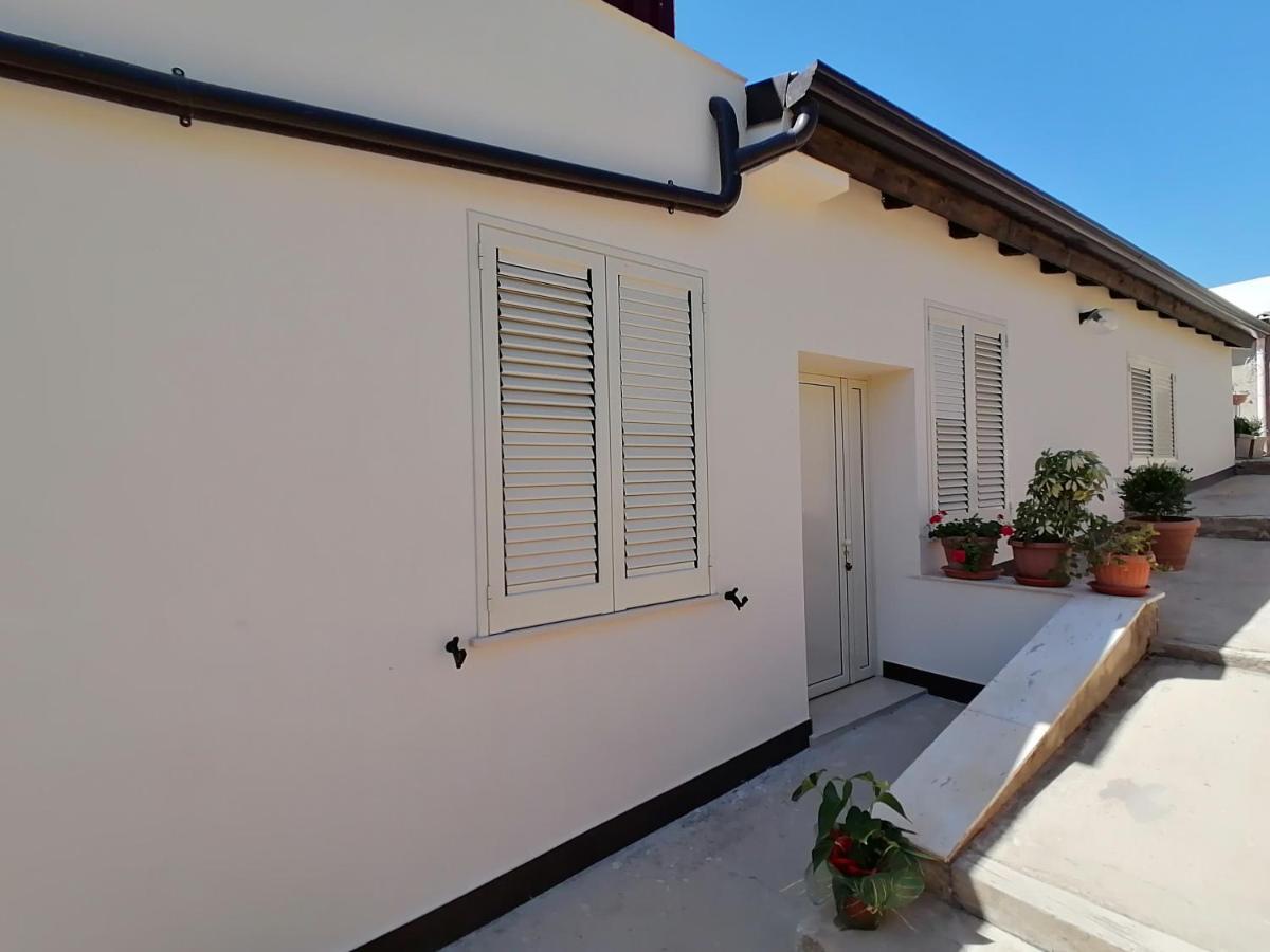 Casa Vacanze Villa Tropia Camastra Exteriör bild